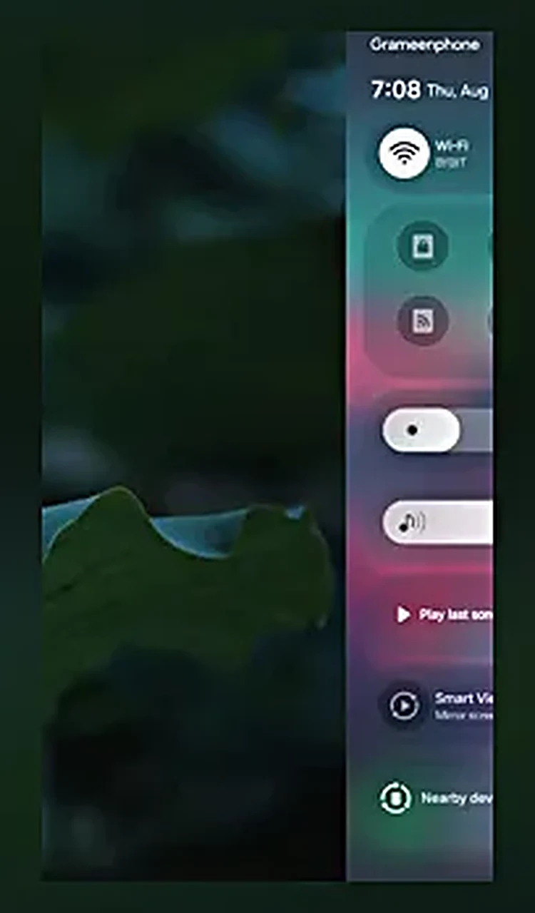 mirror phone screen to PC mirror phone screen to PC - the phone quick settings panel with Smart View