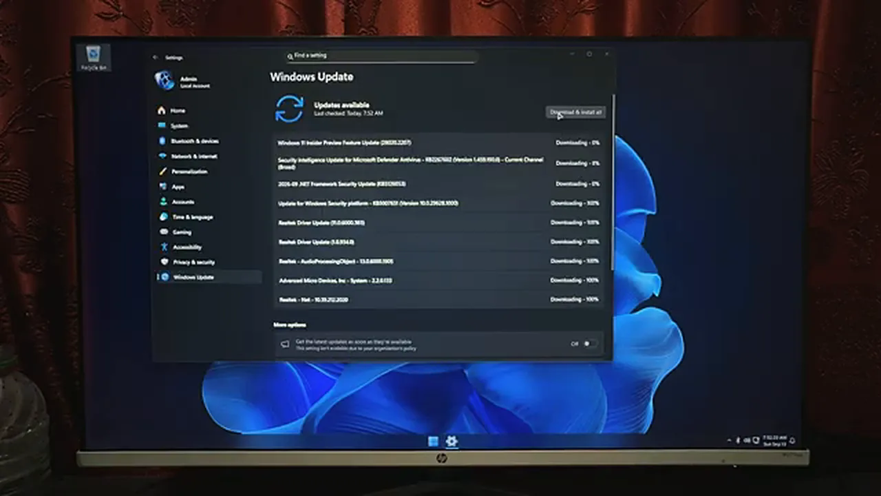 Optimum 11 - Windows Update downloading the pending driver updates
