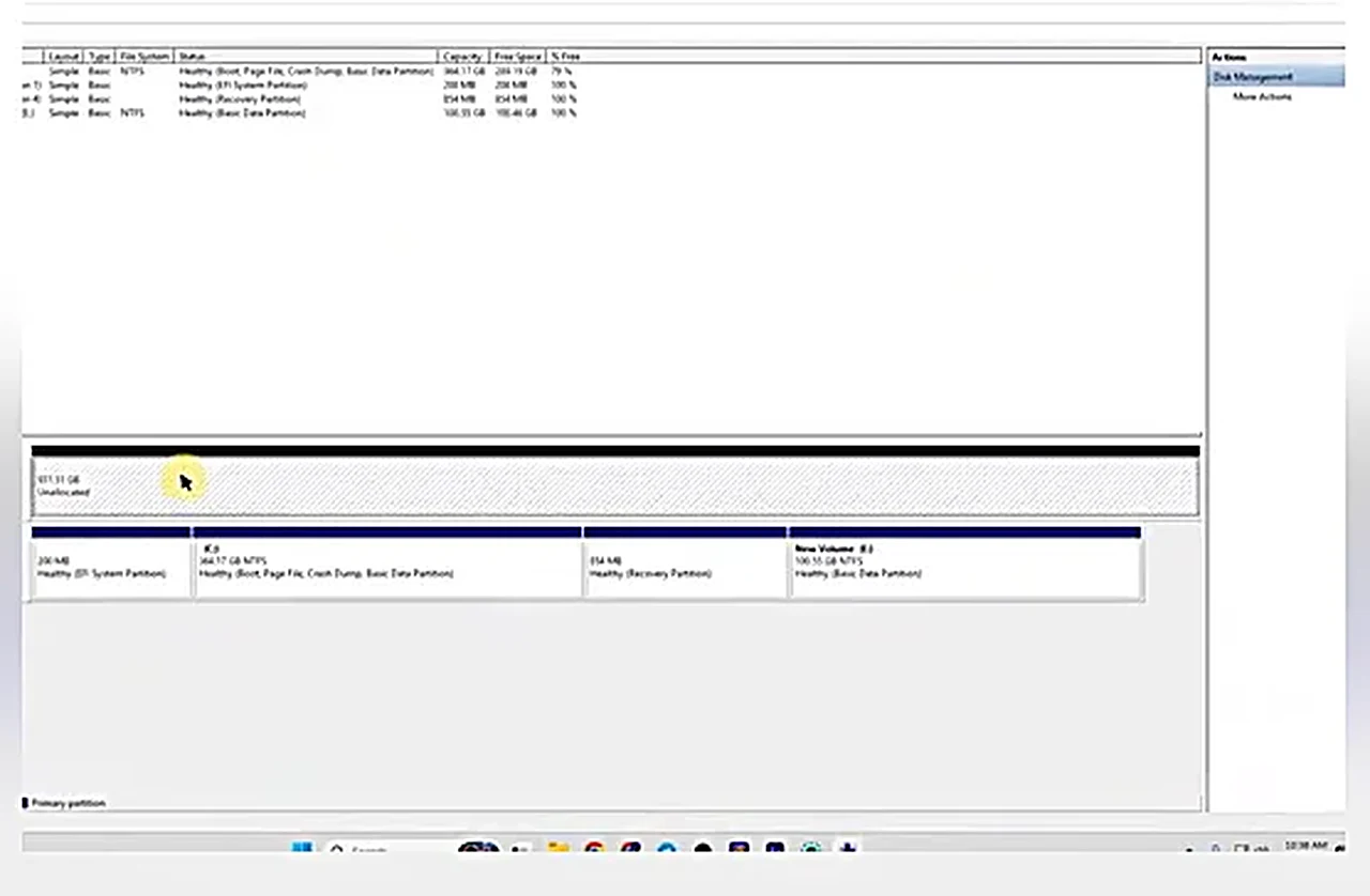 partition hard disk Windows - the Disk Management window showing the disks and their volumes