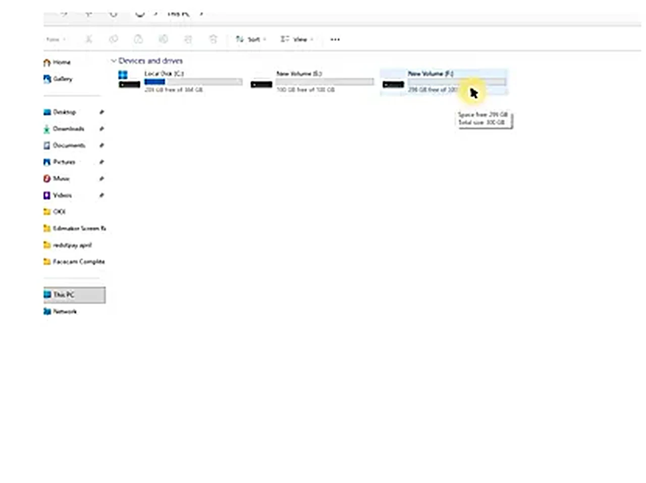 partition hard disk Windows - the newly created drives shown in This PC in File Explorer