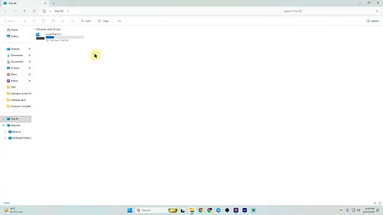 padlock icon Windows padlock icon Windows - the drive view in File Explorer after restarting the computer